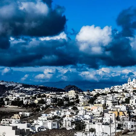 Ena Santorini Nyaraló *