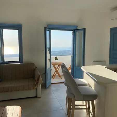 Ena Santorini