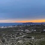 Ena Santorini Pyrgos Kallistis