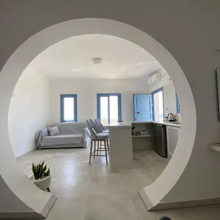 Ena Santorini