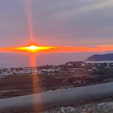 Ena Santorini *