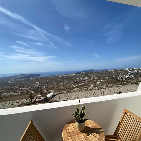 Ena Santorini