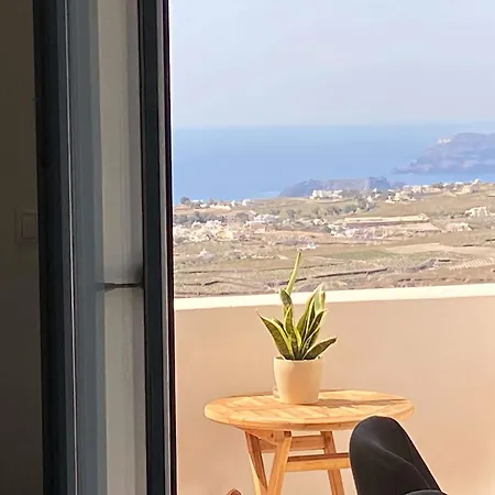 Ena Santorini *