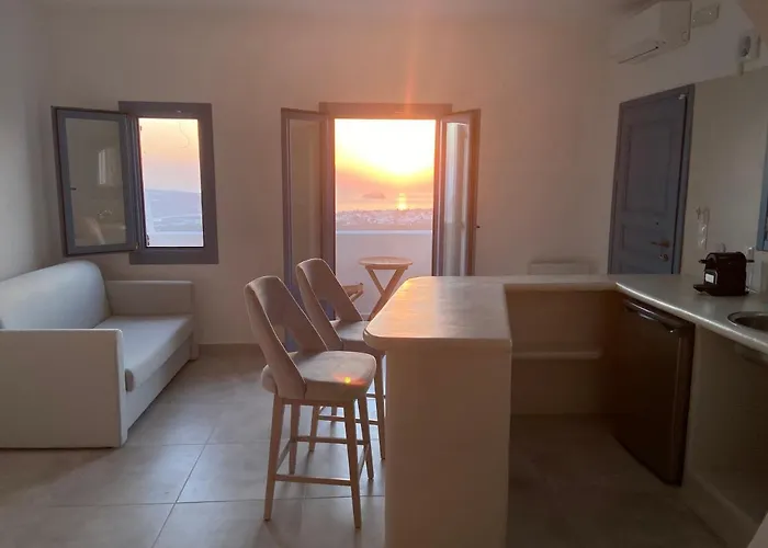 Ena Santorini Pýrgos