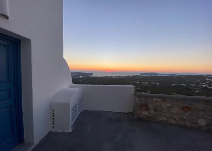 Semesterbostad Ena Santorini Pýrgos