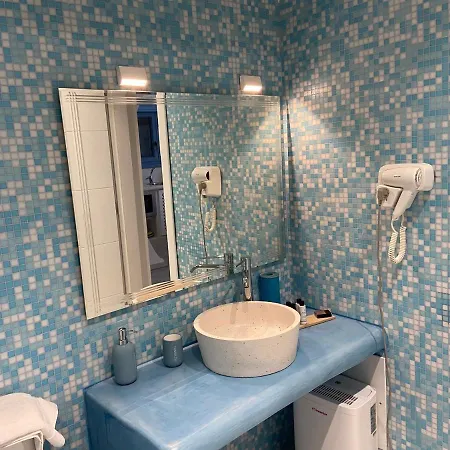 Ena Santorini * Pýrgos